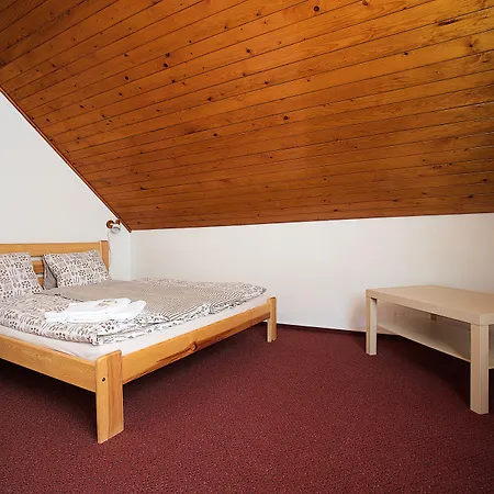 Hotel Rohanov 2*